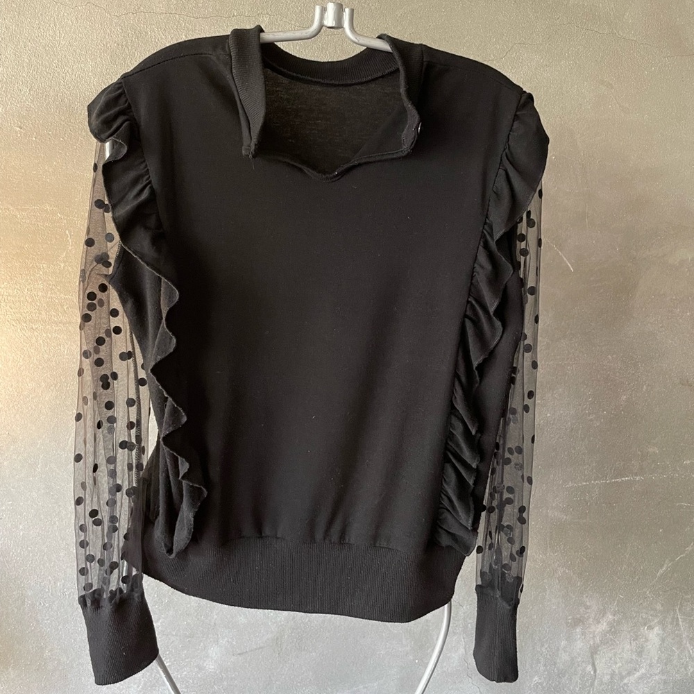 Black Top Lace Sleeves